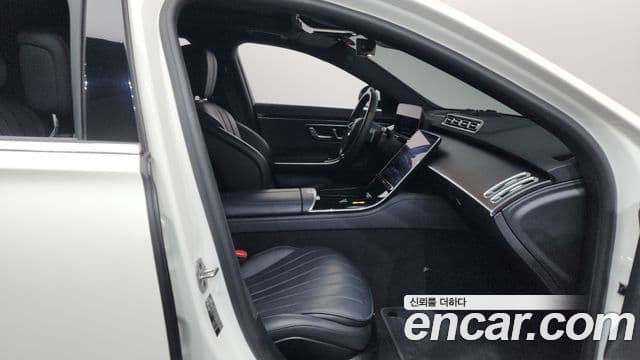 Mercedes-Benz S-Class 2023 — Photo 18/20