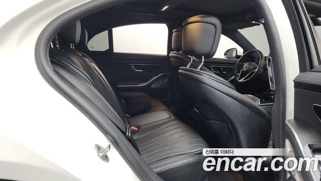 Mercedes-Benz S-Class 2023 — Photo 9/20
