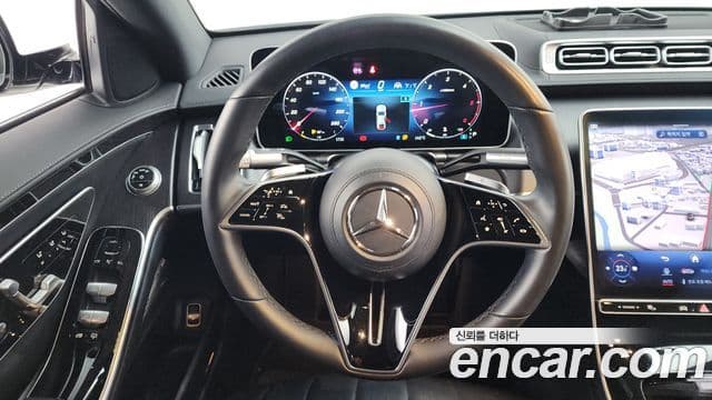 Mercedes-Benz S-Class 2023 — Photo 19/20