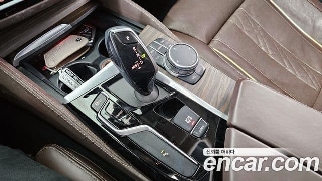 BMW 5 Series 2019 — Фото 9/20