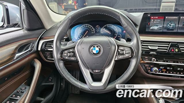 BMW 5 Series 2019 — Фото 13/20