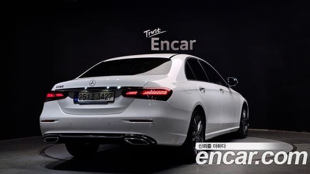 Mercedes-Benz E-Class 2023 — Фото 2/20