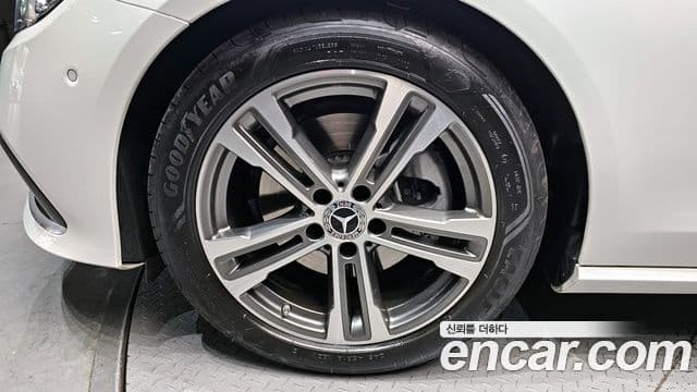 Mercedes-Benz E-Class 2023 — Фото 5/20