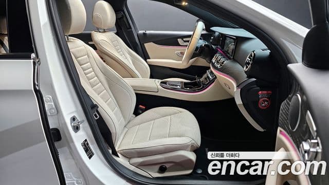 Mercedes-Benz E-Class 2023 — Фото 10/20
