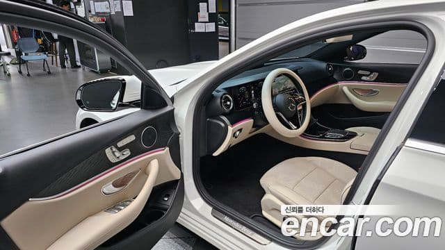 Mercedes-Benz E-Class 2023 — Фото 11/20