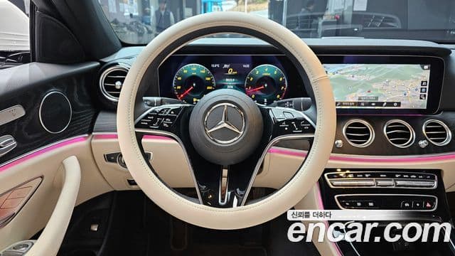 Mercedes-Benz E-Class 2023 — Фото 14/20