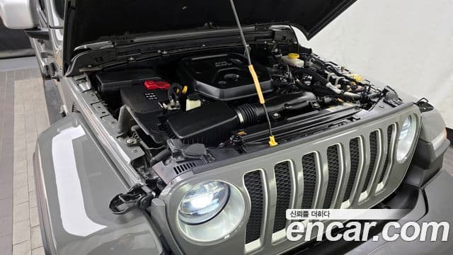 Jeep Wrangler 2021 — ფოტო 6/20