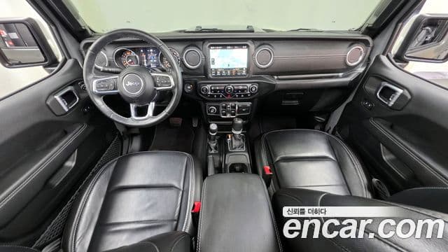 Jeep Wrangler 2021 — ფოტო 7/20