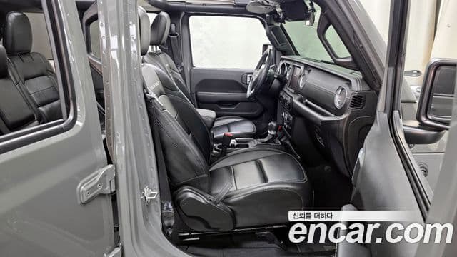 Jeep Wrangler 2021 — ფოტო 11/20