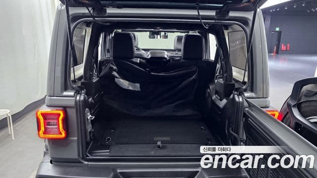 Jeep Wrangler 2021 — ფოტო 20/20