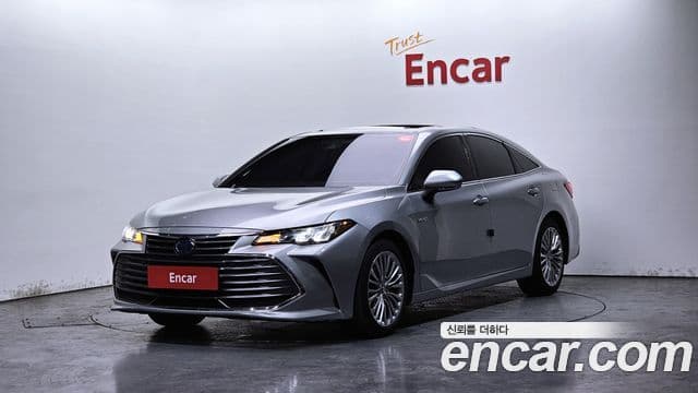 Toyota Avalon 2019 — ფოტო 1/20