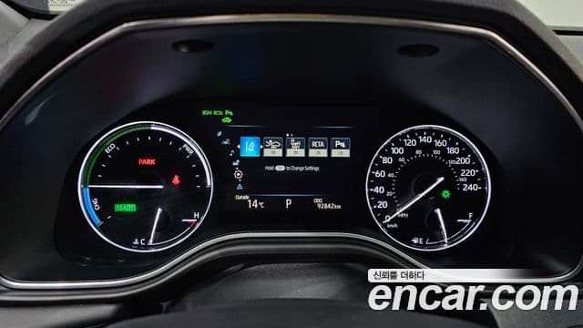 Toyota Avalon 2019 — ფოტო 8/20