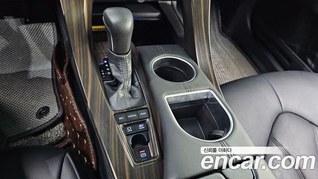 Toyota Avalon 2019 — ფოტო 9/20