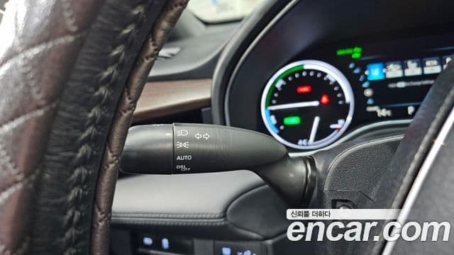 Toyota Avalon 2019 — ფოტო 17/20