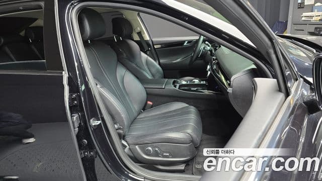 Genesis Electrified G80 2023 — Şəkil 12/20