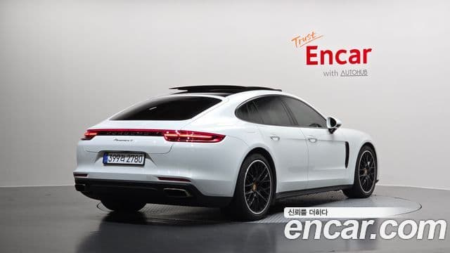 Porsche Panamera 2018 — Фото 2/20