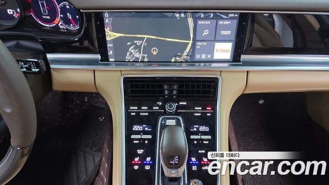 Porsche Panamera 2018 — Фото 15/20