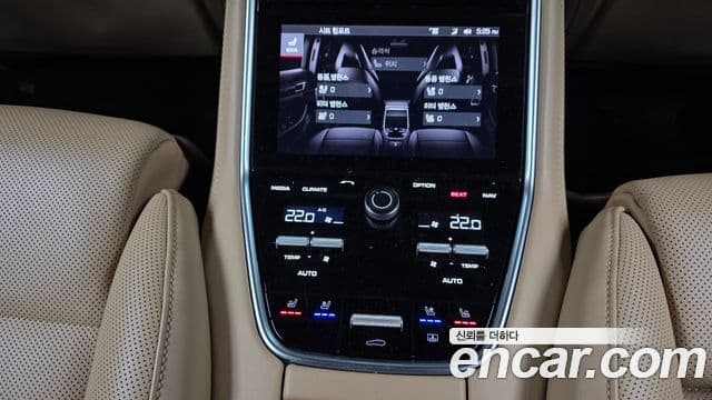 Porsche Panamera 2018 — Фото 18/20