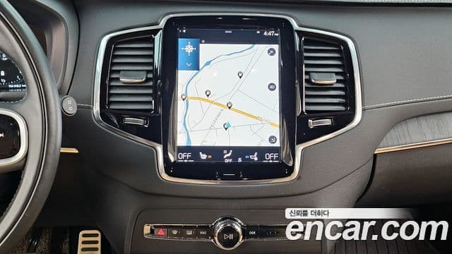 Volvo XC90 2022 — ფოტო 14/20