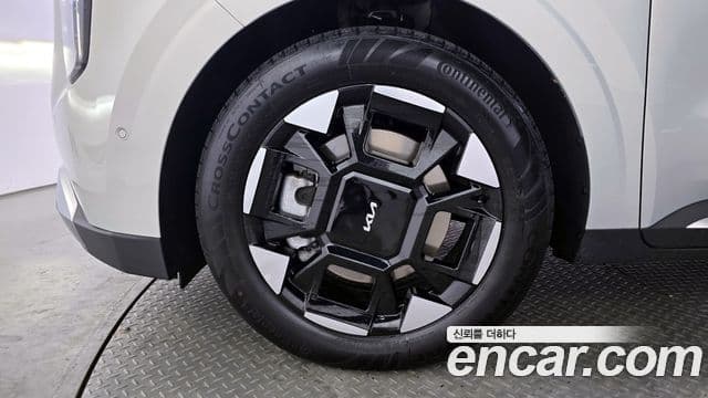 Kia Carnival 2024 — ფოტო 5/20