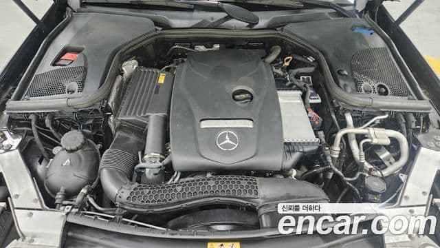 Mercedes-Benz E-Class 2022 — Şəkil 17/18