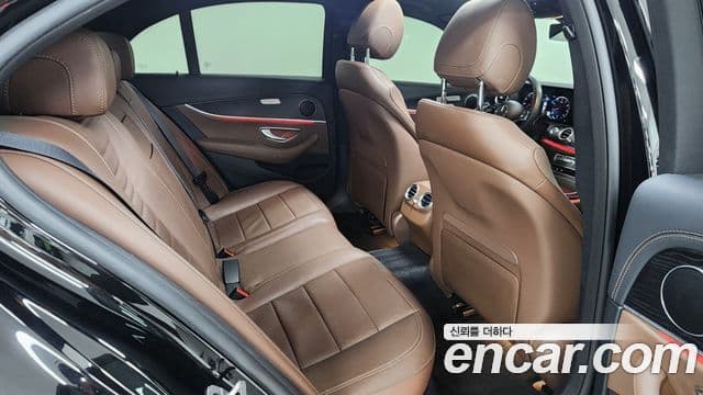 Mercedes-Benz E-Class 2022 — Şəkil 12/18