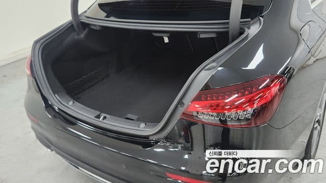 Mercedes-Benz E-Class 2022 — Şəkil 15/18