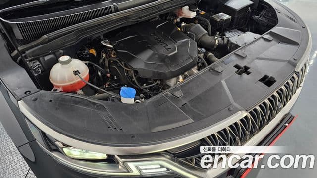 Kia Carnival 2023 — ფოტო 6/20