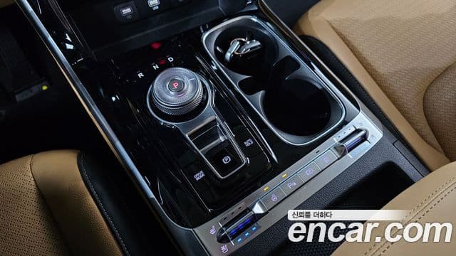 Kia Carnival 2023 — ფოტო 9/20