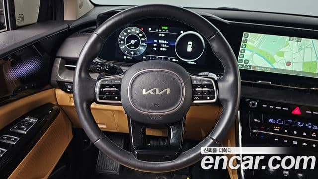 Kia Carnival 2023 — ფოტო 13/20