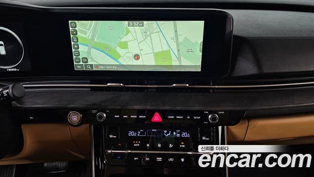 Kia Carnival 2023 — ფოტო 14/20