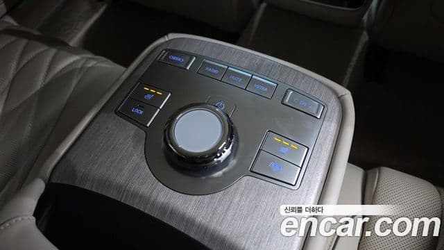 Genesis Electrified G80 2024 — Şəkil 19/20