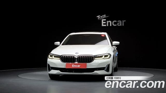 BMW 5 Series 2023 — Photo 10/20