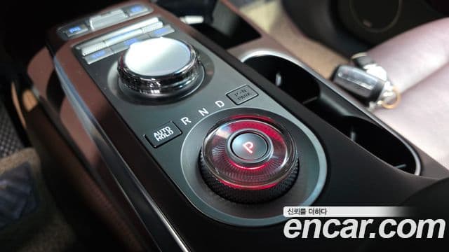 Genesis GV70 2021 — ფოტო 9/20