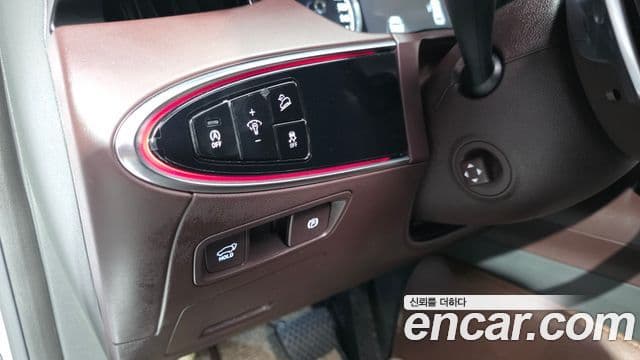 Genesis GV70 2021 — ფოტო 13/20