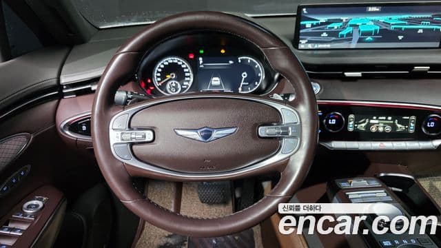 Genesis GV70 2021 — ფოტო 14/20