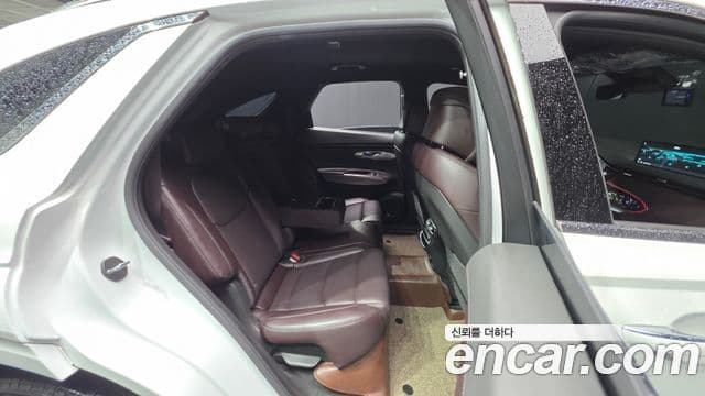 Genesis GV70 2021 — ფოტო 19/20