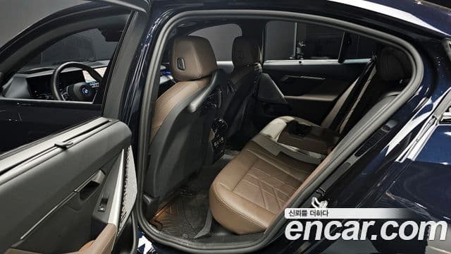 BMW i5 2025 — ფოტო 7/20