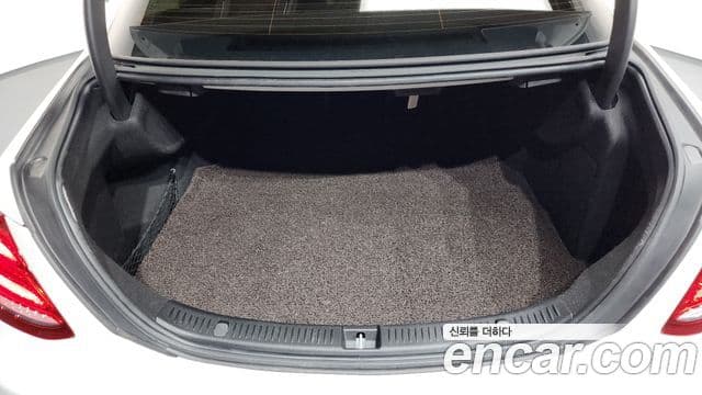 Mercedes-Benz E-Class 2018 — фото 20 из 20