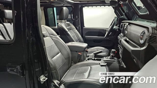 Jeep Wrangler 2022 — ფოტო 10/20
