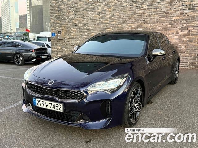 Kia Stinger 2020 — ფოტო 2/17