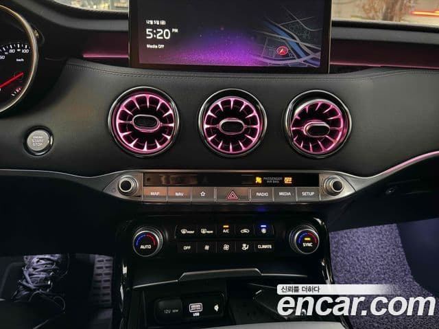 Kia Stinger 2020 — фото 9 из 17