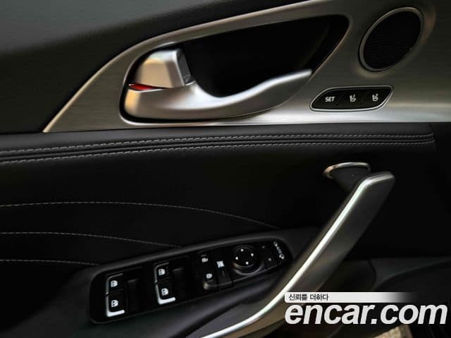 Kia Stinger 2020 — фото 16 из 17