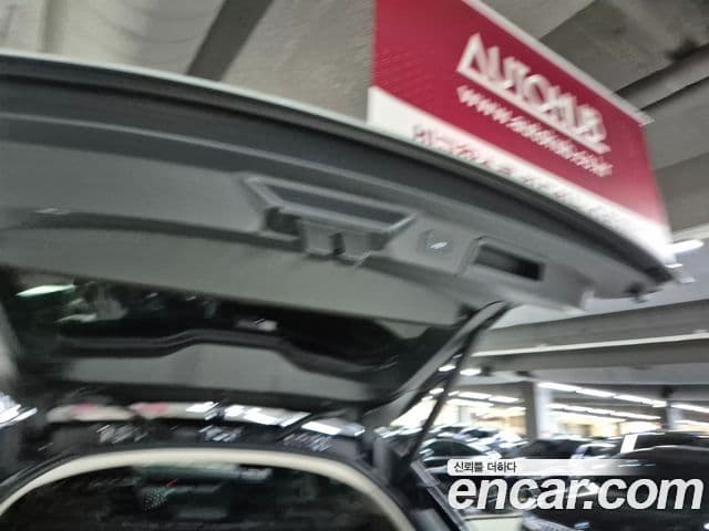 Land Rover Range Rover Velar 2025 — ფოტო 6/19