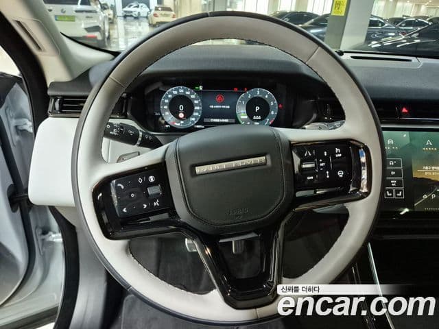 Land Rover Range Rover Velar 2025 — ფოტო 11/19
