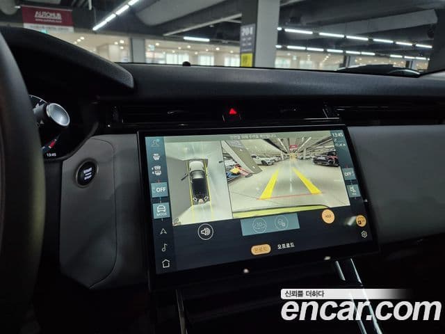 Land Rover Range Rover Velar 2025 — ფოტო 14/19