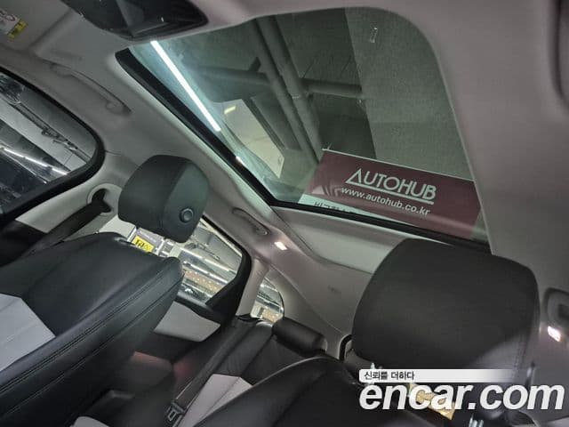 Land Rover Range Rover Velar 2025 — ფოტო 18/19