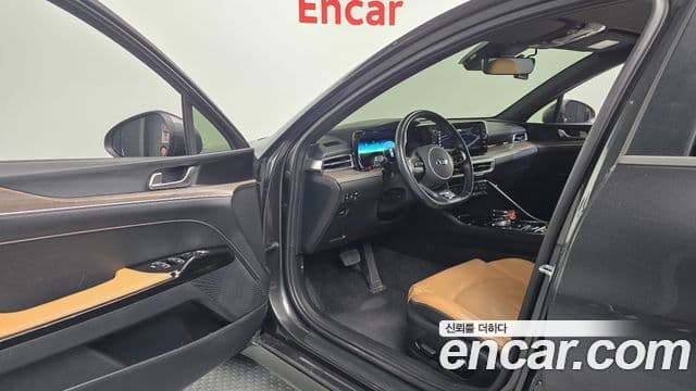 Kia K5 2021 — Şəkil 10/20