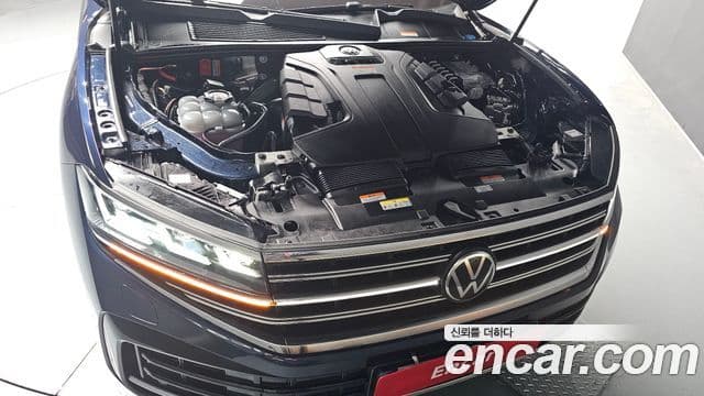 Volkswagen Touareg 2024 — ფოტო 5/20