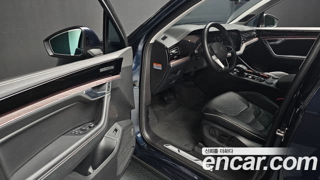 Volkswagen Touareg 2024 — ფოტო 11/20
